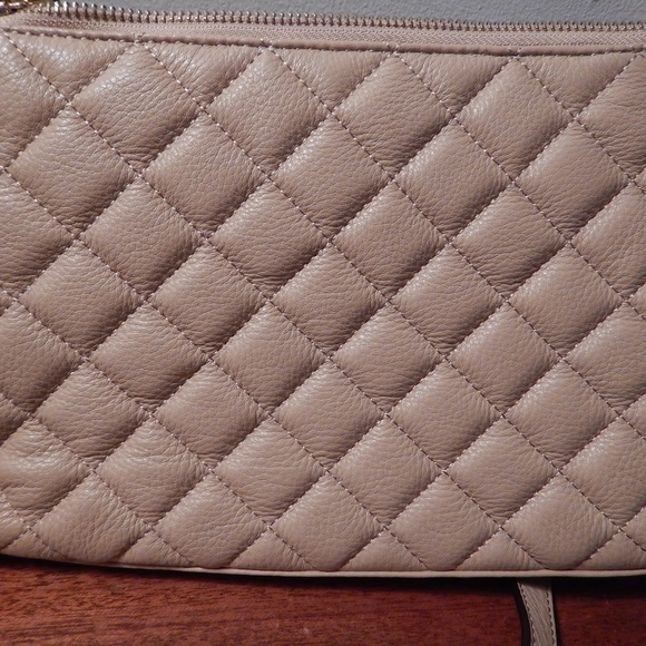 ❣️FinalSale❣️ Calvin Klein Leather Shoulder Bag - Picture 6 of 7